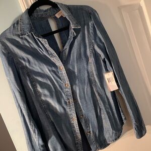 Philosophy button down tercel shirt NWT. Long sleeve. Open slit in back. Size M